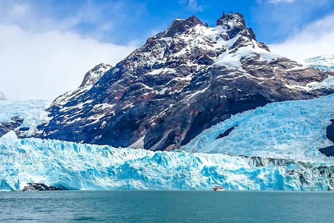 Glaciers Gourmet Perito Moreno Navigation Full Service & Transfer - The short hike at Puesto Las Vacas