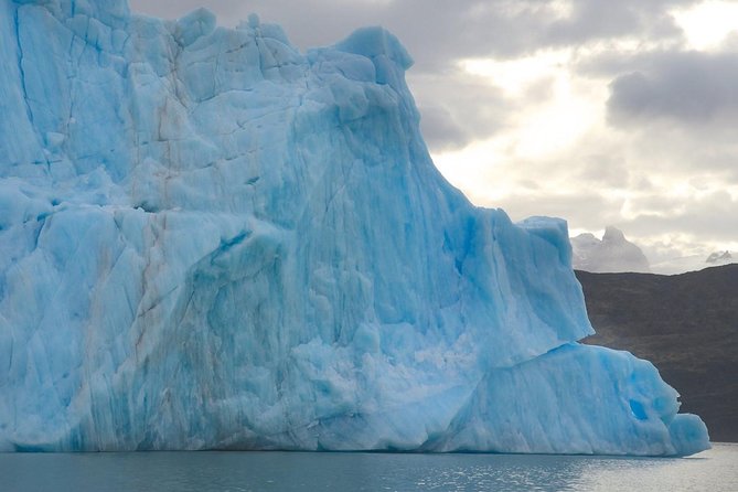 Glaciers Gourmet Perito Moreno Navigation Full Service & Transfer - Boat size, cabin choice, and the feel of the day