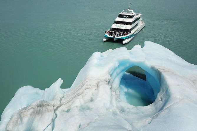 Gourmet Glaciers Navigation - Punta Vaca and the 30-minute forest walk
