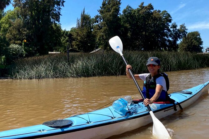 Guided Kayak Tour in Buenos Aires. - Island houses, trees, and everyday Delta life