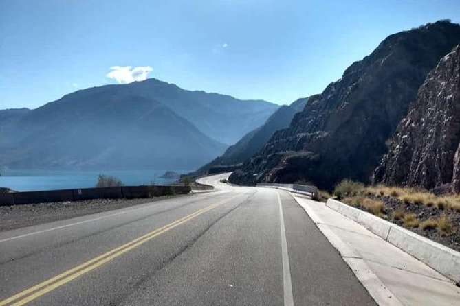 High mountain tour - Potrerillos Dam brings water to the dry foothills