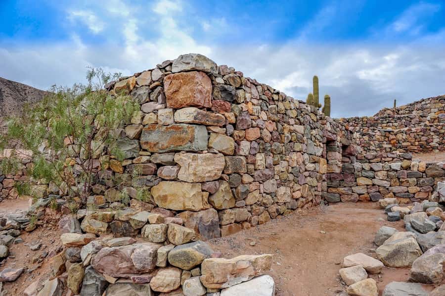 Hornocal: Tour of the 14 Colors Mountain & Humahuaca´s Gorge - Uquía and the church with armed angels