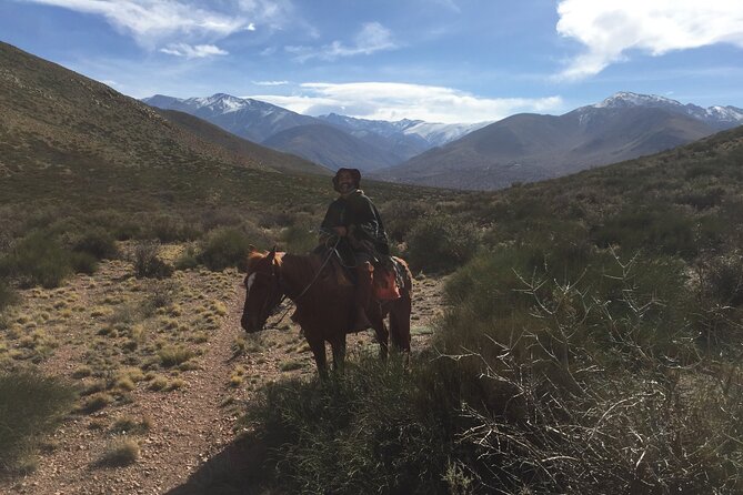 Horseback expedition to The Andes, 2 days. Sleep in the heart of the mountain. - Riding farther into the Andes