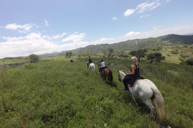 Horseback riding through the Sierras - At a glance
