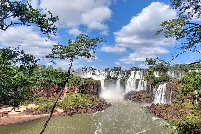 Iguazu Falls Day Tour with Airport Transfers - Why the airport pickup matters at Iguazu