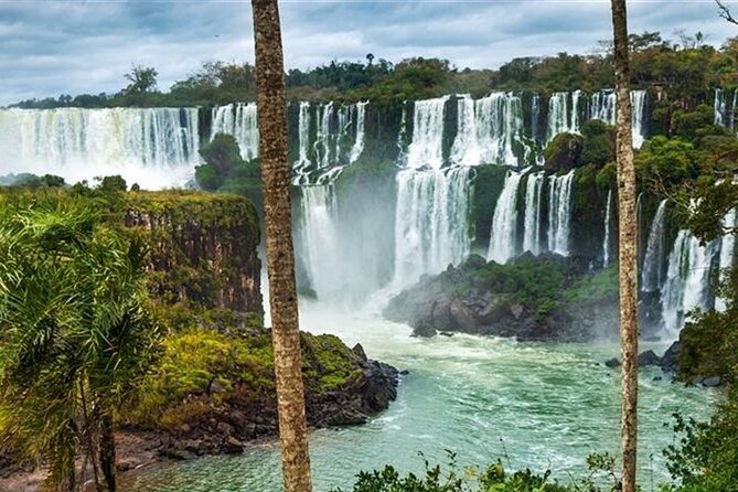 Iguazú Falls Private Full Day Tour - Lower and Upper Circuits: two very different views