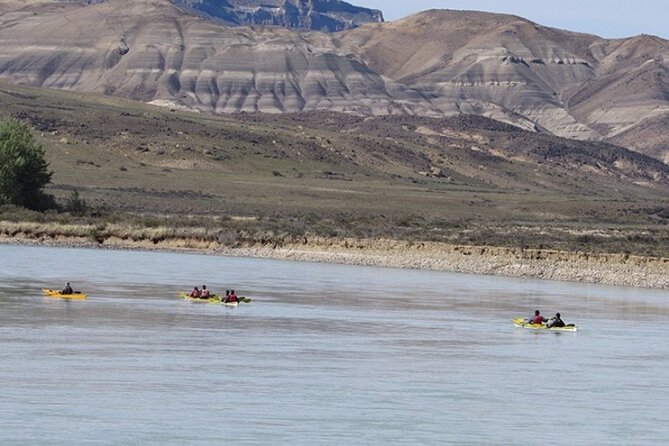 Kayak and Trekking Rio La Leona - Leaving the kayaks for the petrified forest