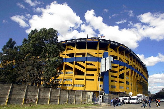 La Boca Tour and River Plate - Stadium Tour - Maradona and Messi murals on the city route