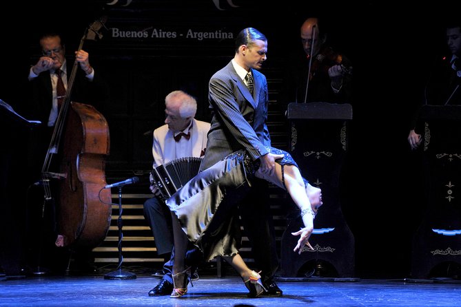 La Ventana Tango Show in Buenos Aires - Arriving in San Telmo and entering the conventillo