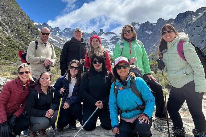 Laguna Esmeralda Trekking Adventure with Lunch - Reaching the green water of Laguna Esmeralda