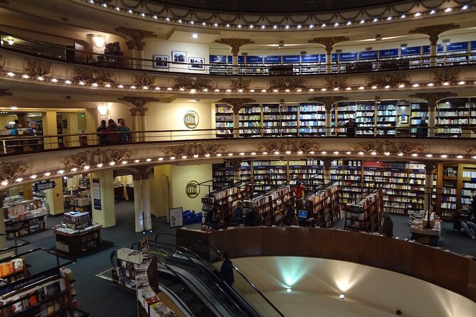 Literature Self-Guided Audio Tour in Buenos Aires - Sábato’s Alejandra Vidal in a city plaza