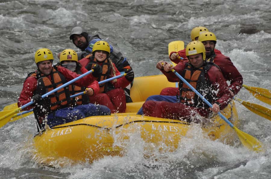 Mendoza: 12-KM River Rafting Tour in the Andes - One hour and 12 kilometers of whitewater