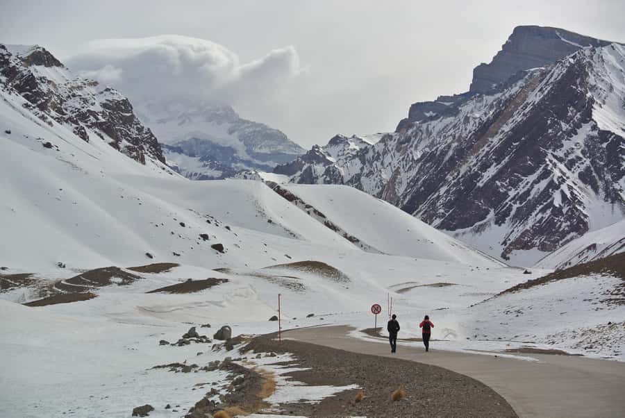 Mendoza Aconcagua Tour: The Essence of the Andes Mountains - The one-hour walk to Horcones Lagoon