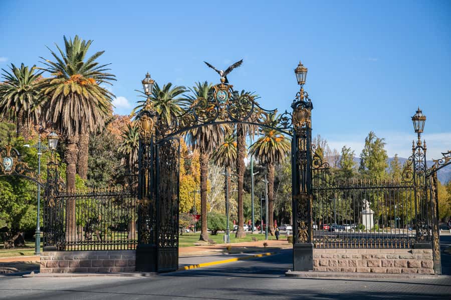 Mendoza: Half-Day Sightseeing Tour - General San Martín Park and its Rose Garden