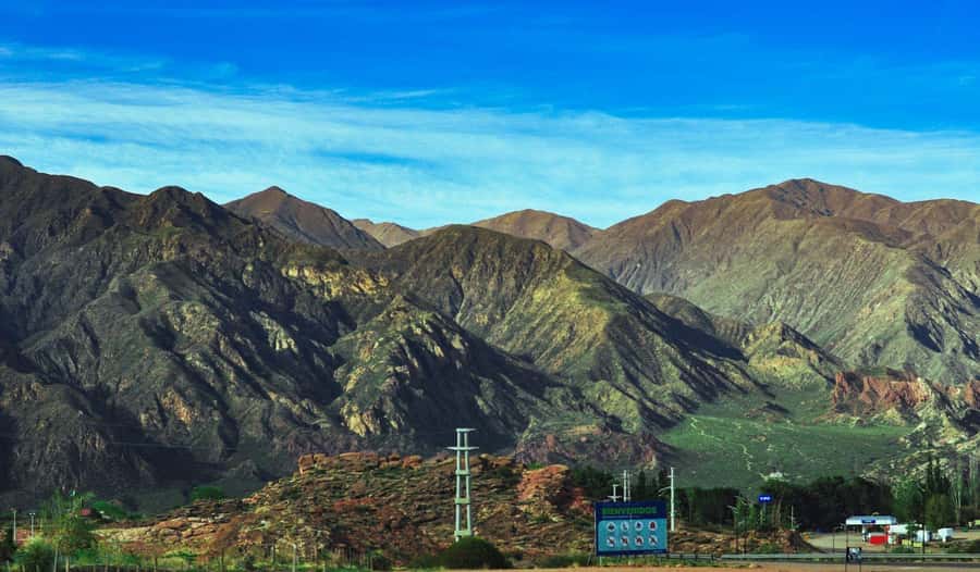 Mendoza: High Mountain Experience, a Tour through the Andes - Las Cuevas and the road toward Chile