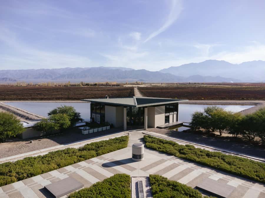 Mendoza: Tour with tasting and lunch High Altitude Wineries - Piedra Infinita Zuccardi at 11 a.m.