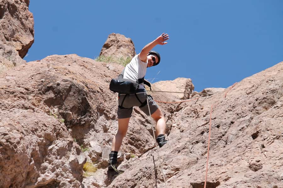 Mendoza: Trekking, Abseiling and Zipline - Preparing for the 30-meter rappel