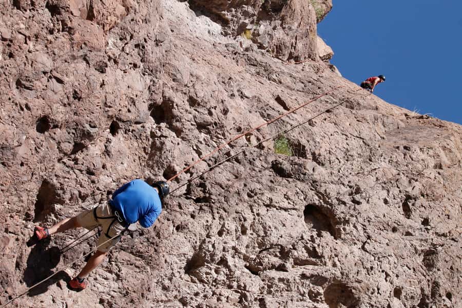Mendoza: Trekking, Abseiling and Zipline - Lunch and downtime at the operations base