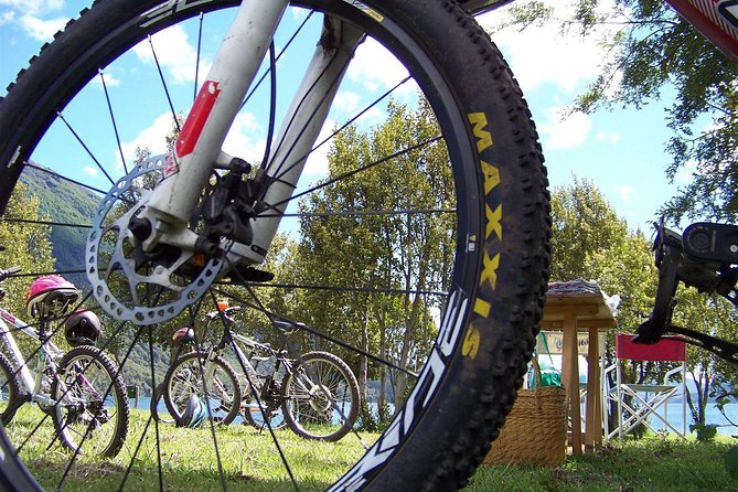 Mountain Bike Lago Gutiérrez- La Espina - What the included gear and snacks mean