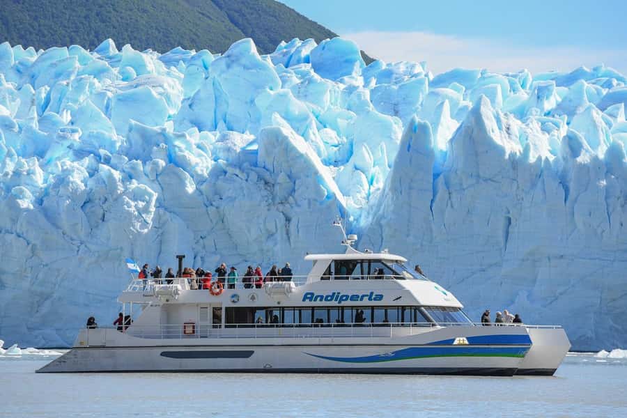 Nautical Safari: Navigate and feel the energy of the Perito Moreno Glacier. - The approach to Perito Moreno’s south wall