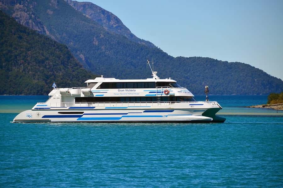 Navigation through Isla Victoria and Bosque de Arrayanes - What this Lake District outing is really like