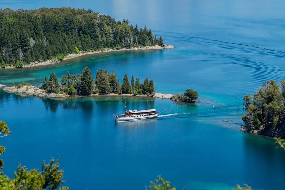 Navigation through Isla Victoria and Bosque de Arrayanes - Who will enjoy this trip most?