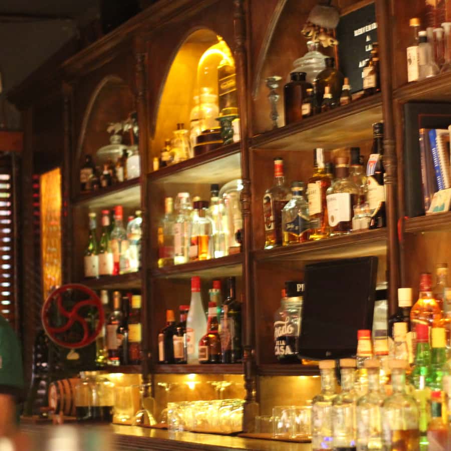 Nightlife Experience in Buenos Aires - Why the small group and guide matter