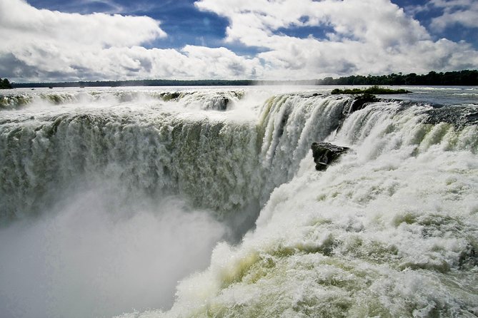 Overnight Iguazú Falls from Puerto Iguazú - The Devil’s Throat closure matters
