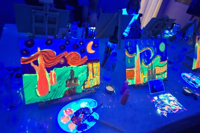 Painting My Own Starry Night at Buenos Aires FLUO - Obelisco Area - The studio atmosphere and personal help