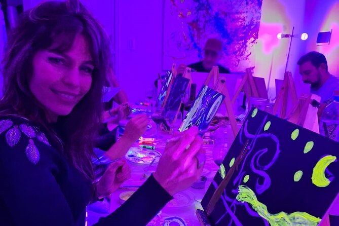 Painting My Own Starry Night at Buenos Aires FLUO - Obelisco Area - Signing and sharing the finished painting