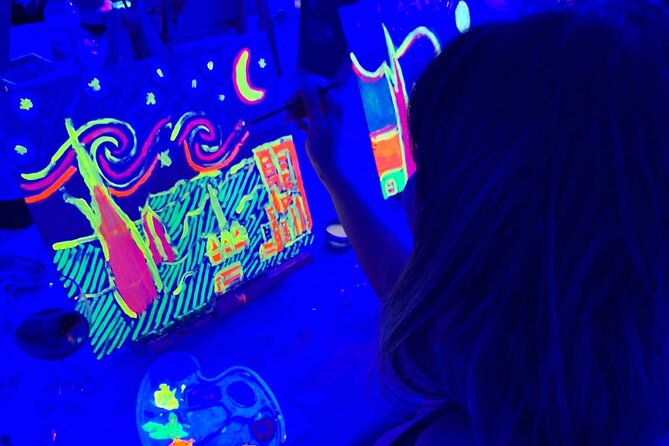 Painting My Own Starry Night at Buenos Aires FLUO - Obelisco Area - Who should book this painting class?