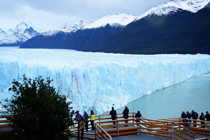 Perito Moreno Glacier - CALAFATE (Footbridges and Navigation) - Why the footbridges are the heart of the day