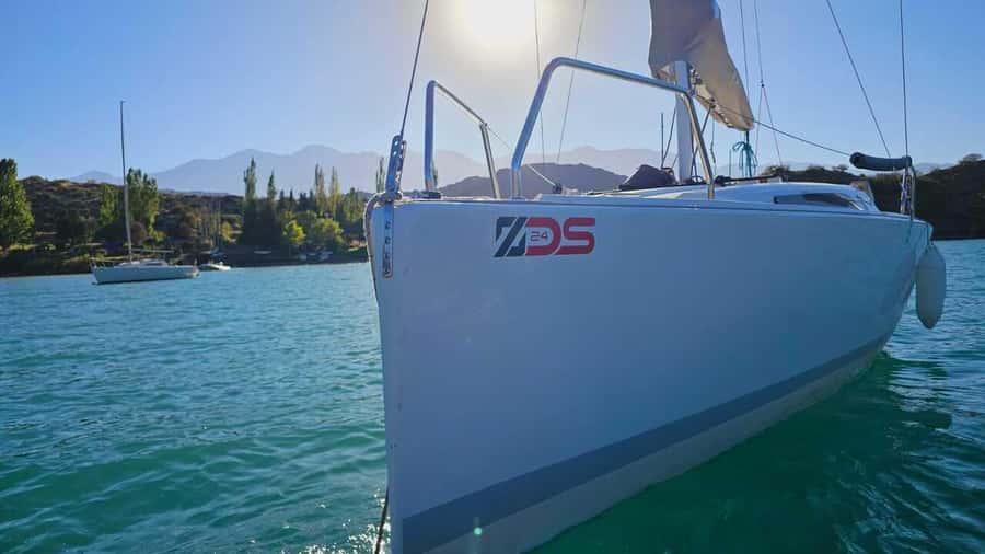 Potrerillos Lake Sailing Tour with Wine and Cheese - What the VAIU experience feels like