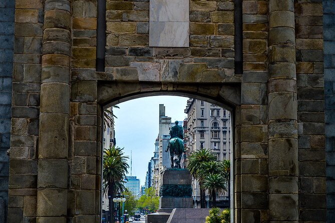 Premium Day Tour To Montevideo From Buenos Aires - Mercado del Puerto and the long lunch question