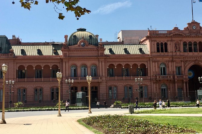Premium Private City Tour of Buenos Aires - Five minutes at Floralis Generica