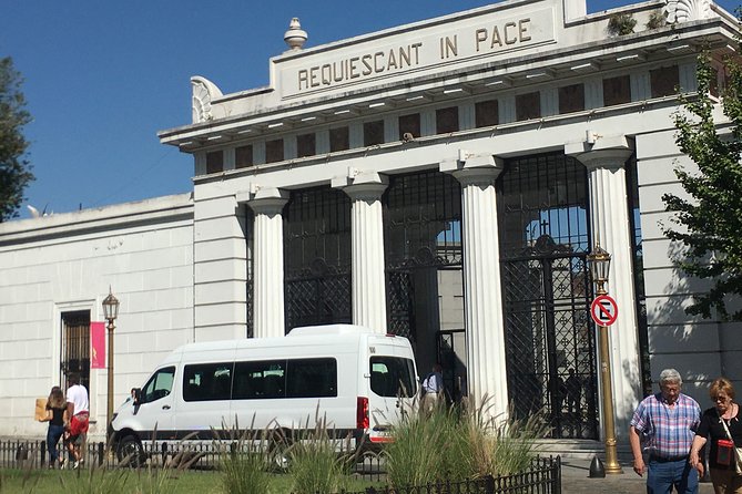Premium Private City Tour of Buenos Aires - Plaza Francia, Pilar Church, and the cemetery question
