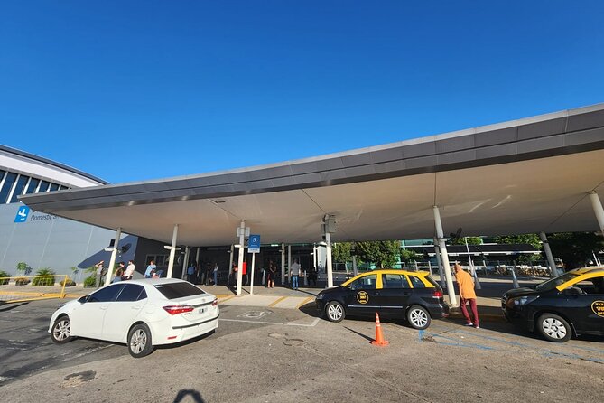 Private Car Service Between Buenos Aires Airports EZE ↔ AEP - The private vehicle makes luggage easier