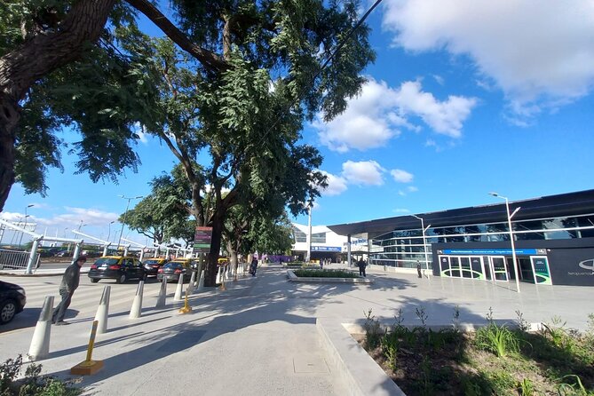 Private Car Service Between Buenos Aires Airports EZE ↔ AEP - Midnight pickups and the value of a waiting driver