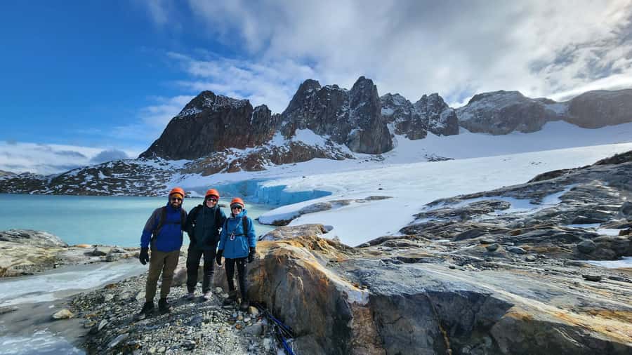 Private Guided Day Hike to Glacier Ojo del Albino - Starting in Ushuaia with the practical work handled