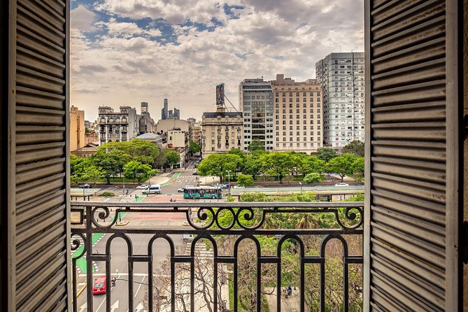 Private Modern Argentinian Gourmet Cooking Class in Buenos Aires with Locals - Arriving in Recoleta for a home-cooked evening