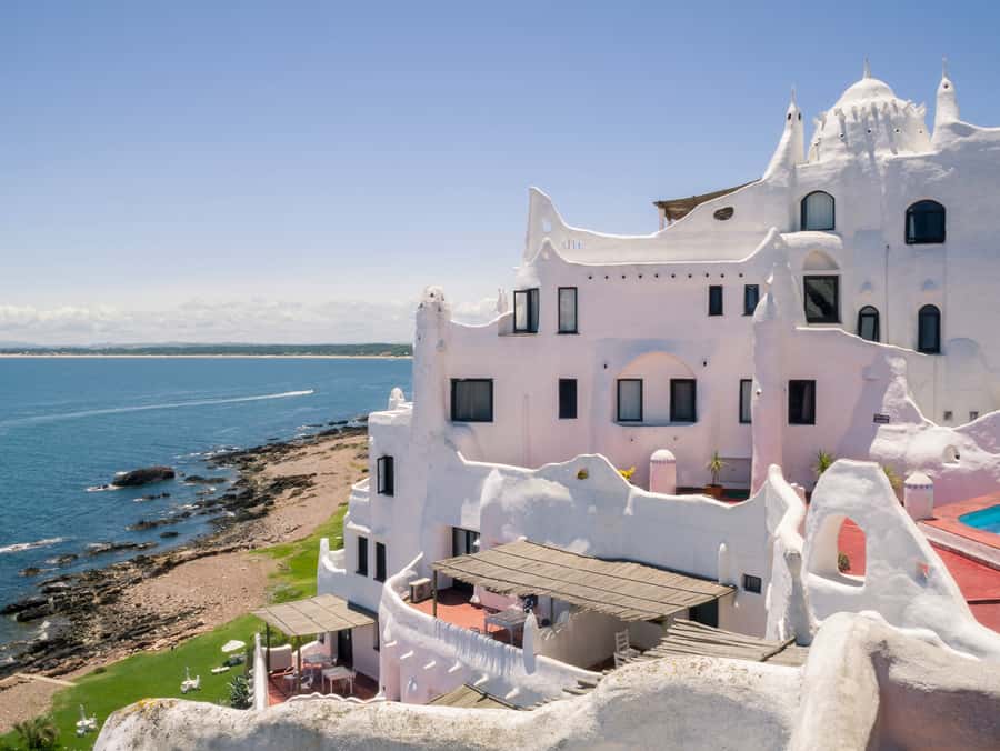 Private - Punta del Este City Tour for Cruisers - Starting with the beach and the Hand Sculpture