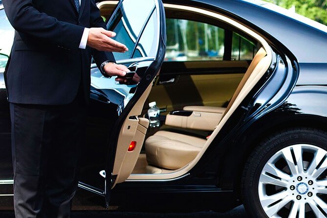 Private SUV Transfer from Ezeiza Airport - Finding your driver after customs