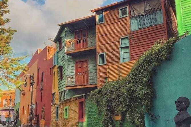 Private Tour: Buenos Aires and Delta del Tigre with Local Guide - La Boca: color, tango, and a famous football temple