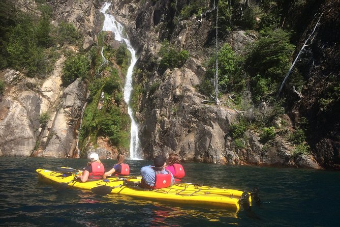 Private tour: full day kayak to Nahuel Huapi Lake - Lunch on a deserted beach