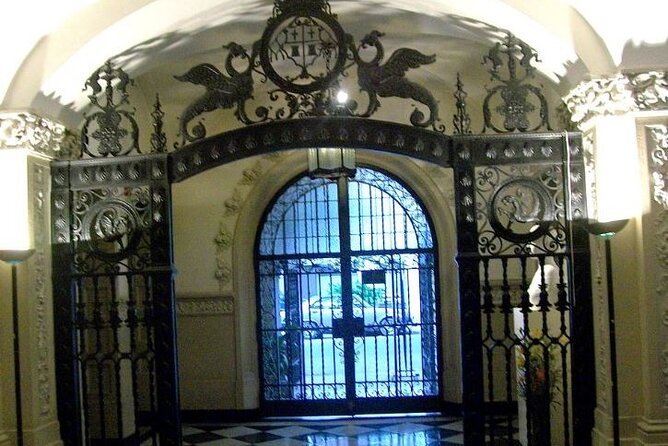 Private Tour: Historical Journey through Argentina's Struggles in the 20th Century - Who should book this experience?