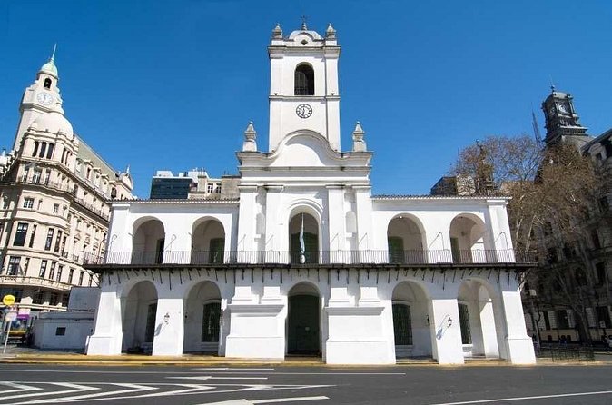 Private Tour of the Amazing Historic Center of Buenos Aires - Calle Defensa and the old streets of San Telmo