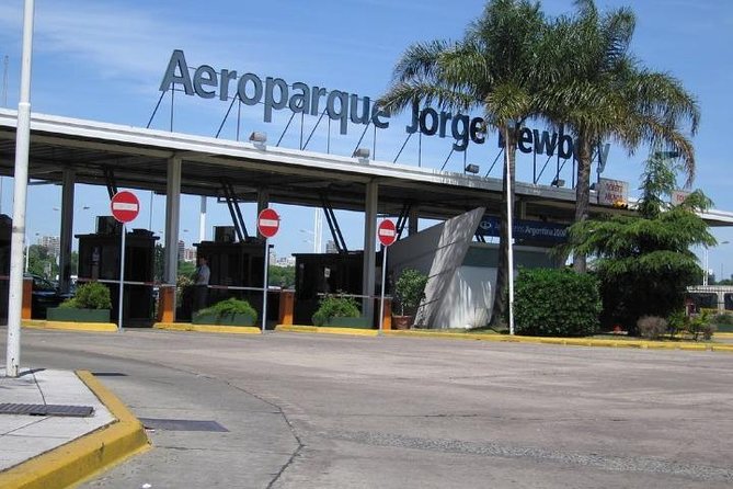 Private transfer between airports AEROPARQUE/EZEIZA or vice versa - Vehicles, comfort, and luggage space