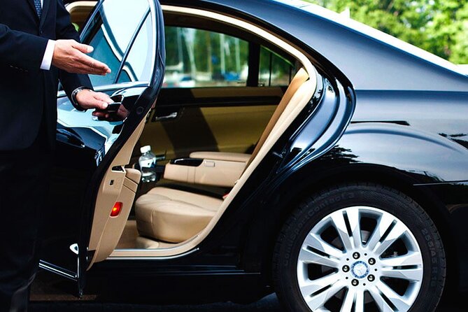 Private transfer from EZEIZA Airport to Buenos Aires - The 60-Minute Airport Waiting Rule