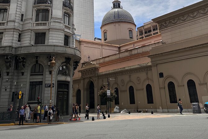 Private Walking Tour of Buenos Aires South Neighborhoods - The value of a private group tour
