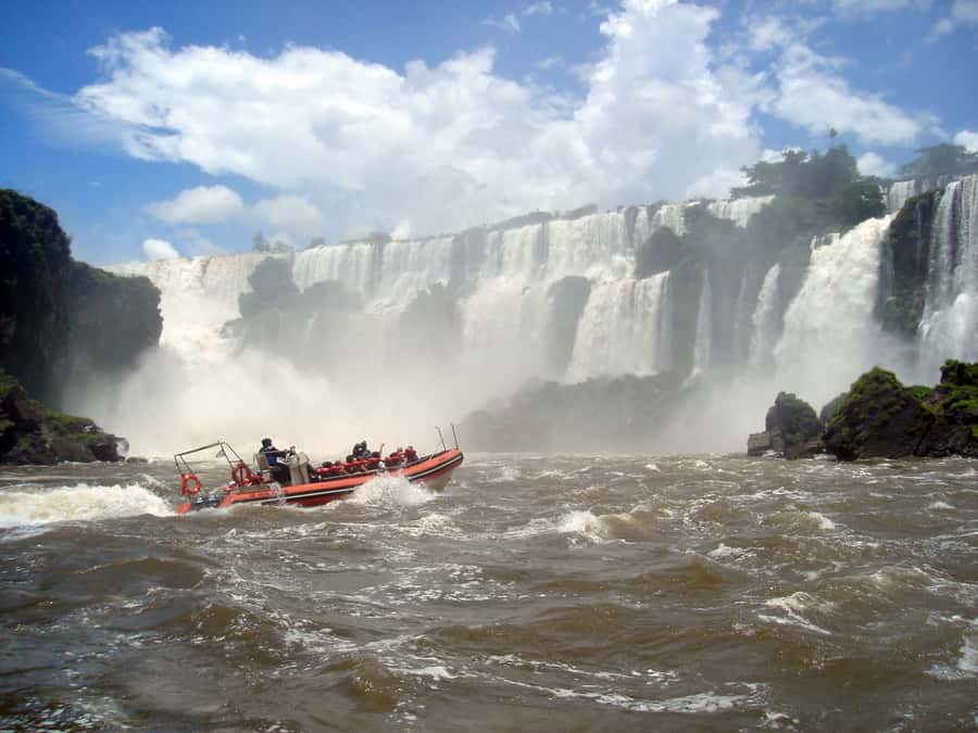 Puerto Iguazu: Argentine Falls & Great Adventure Boat - Key points before you book